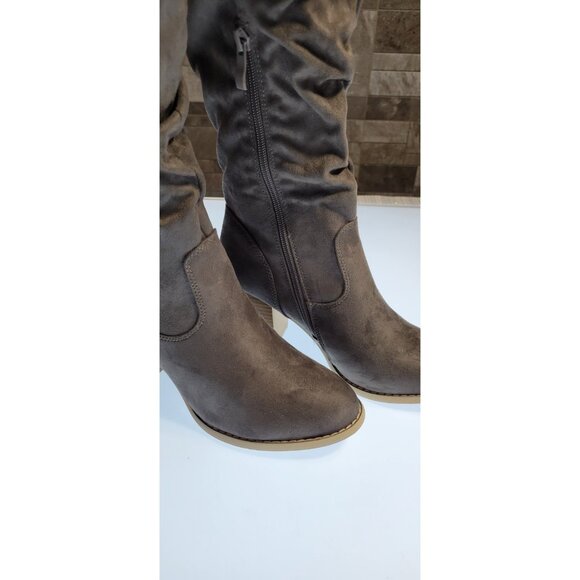 Womens Thigh High Boots Gray Size 7.5 Strech Suede Over Knee Pull On - Picture 3 of 16